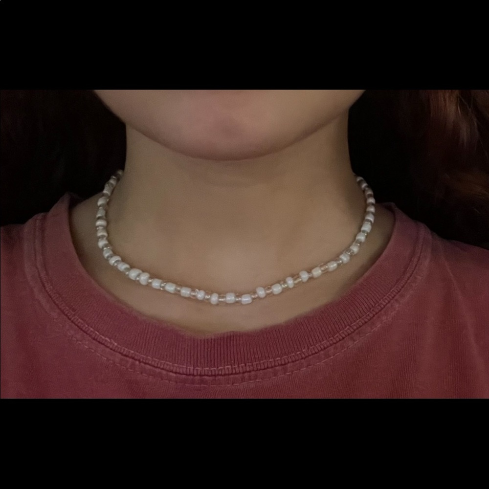 White choker necklace - Picture 1 of 1